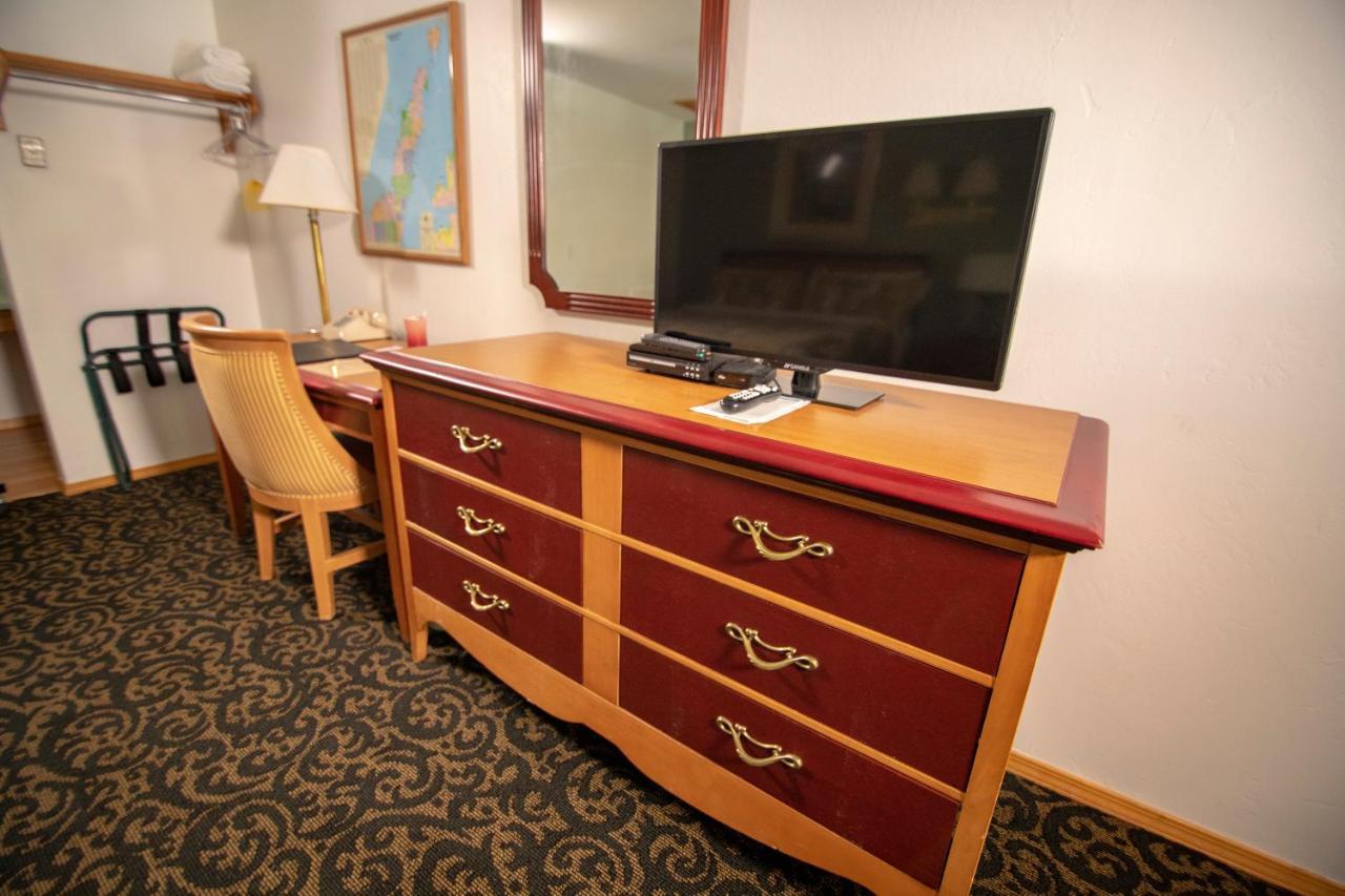 Coachlite Inn シスター・ベイ エクステリア 写真